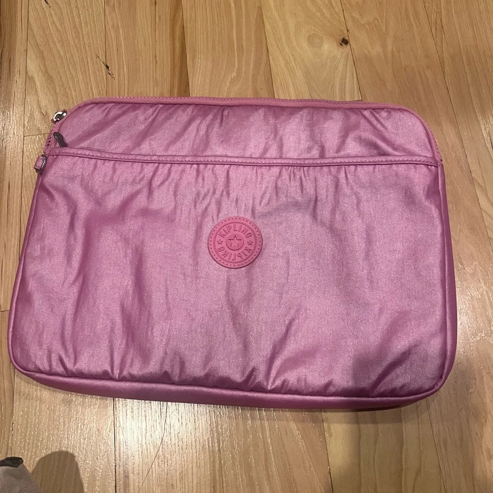 Kipling Laptop Sleeve - metallic pink, excellent condition!